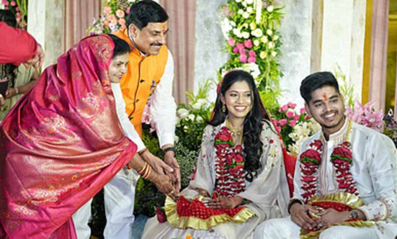 सीएम मोहन यादव के घर गूंजेगी शहनाई, छोटे बेटे ने की सगाई
